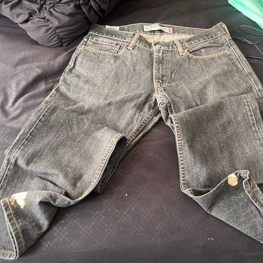 Men’s blackish gray Levi jeans